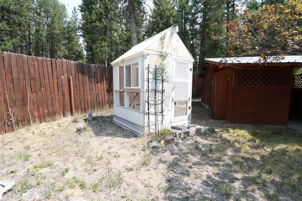 40 Old Cedar Creek Road Plains MT 59859