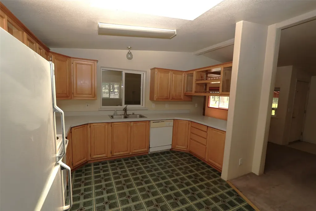40 Old Cedar Creek Road Plains MT 59859