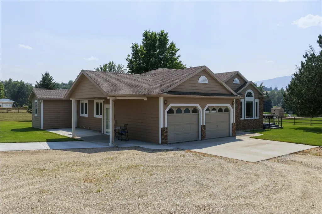 511 Skalkaho Hamilton MT 59840