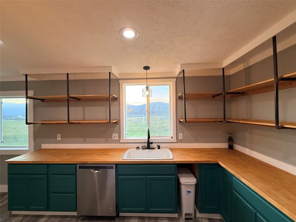 8 Charles Hill Road Plains MT 59859