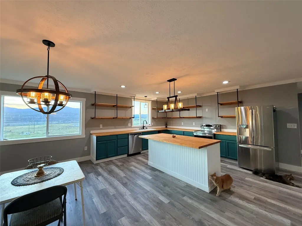 8 Charles Hill Road Plains MT 59859