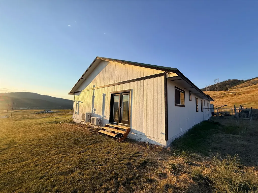 8 Charles Hill Road Plains MT 59859
