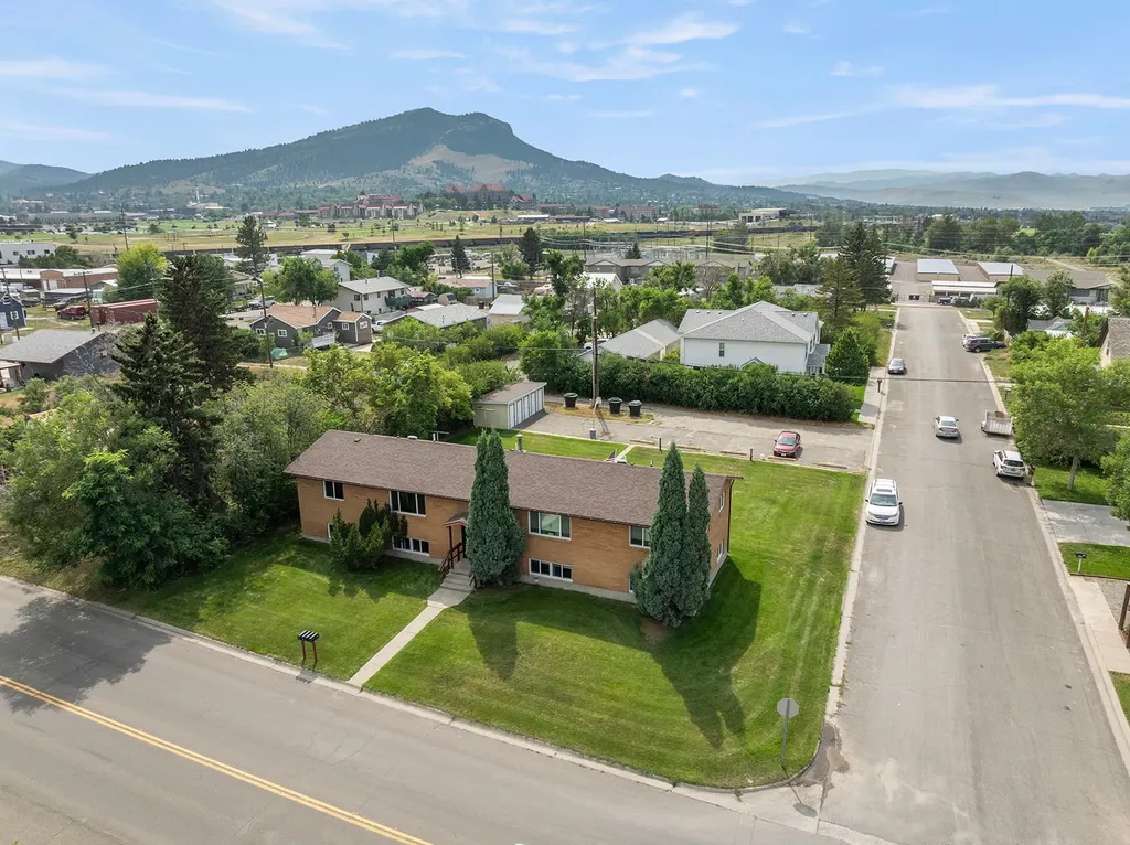 2024 Villard Avenue Helena MT 59601
