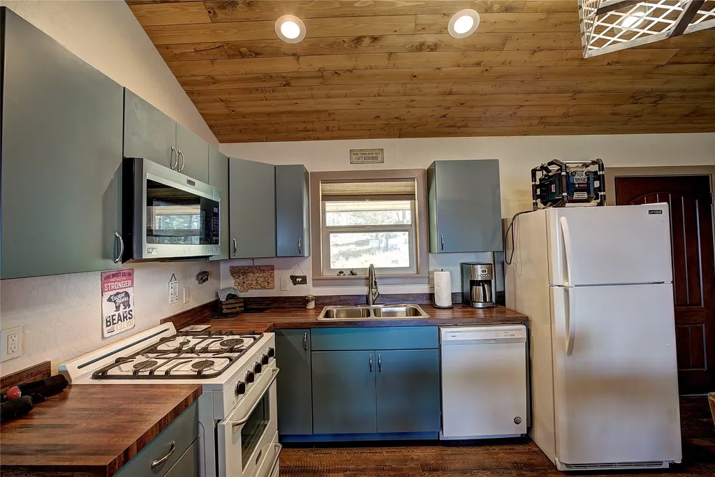 440 High Ridge Trail Kila MT 59920