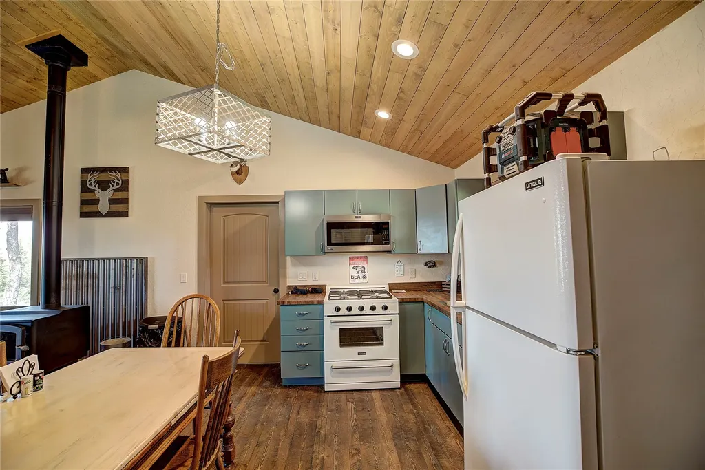 440 High Ridge Trail Kila MT 59920