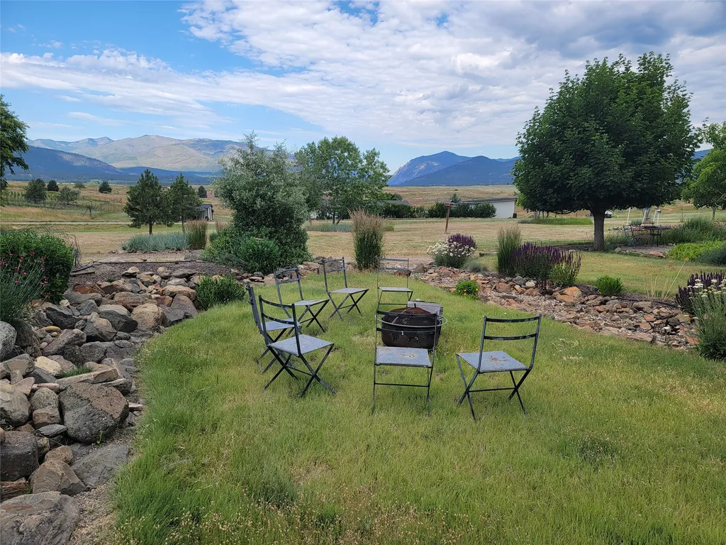 2 Mcneil Lane Plains MT 59859