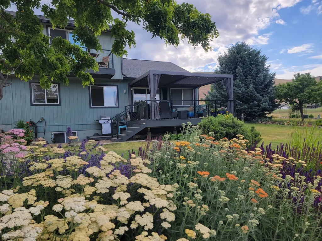 2 Mcneil Lane Plains MT 59859