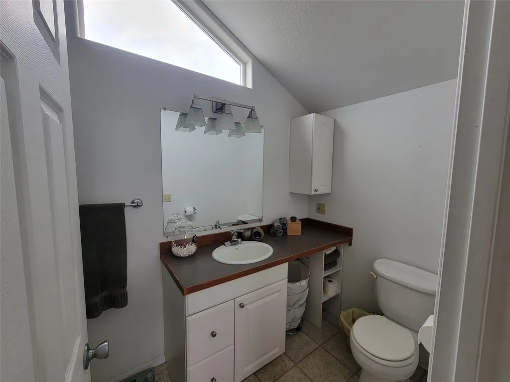 2 Mcneil Lane Plains MT 59859