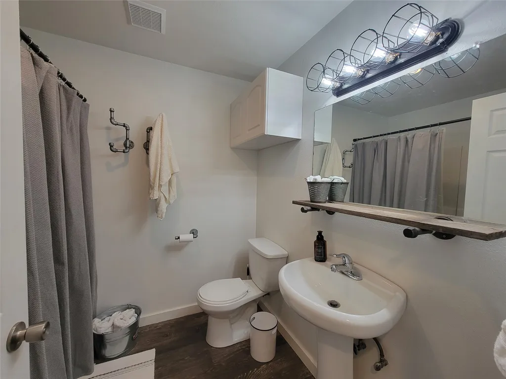 2 Mcneil Lane Plains MT 59859