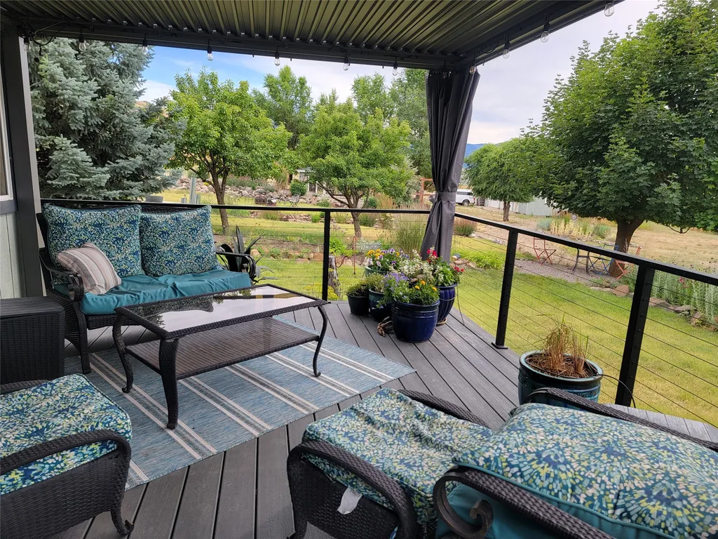 2 Mcneil Lane Plains MT 59859
