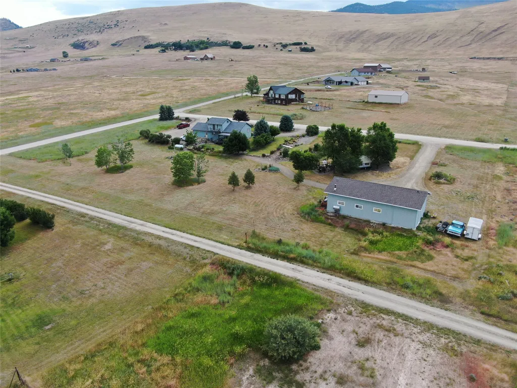 2 Mcneil Lane Plains MT 59859