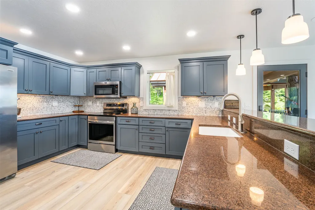 223 Lake Blaine Drive Kalispell MT 59901