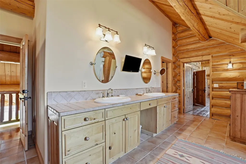 533 Diamond 3 Road Corvallis MT 59828
