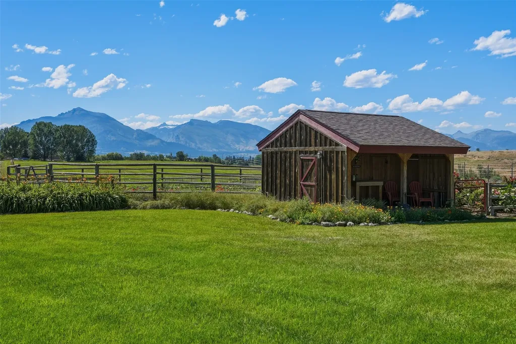 533 Diamond 3 Road Corvallis MT 59828