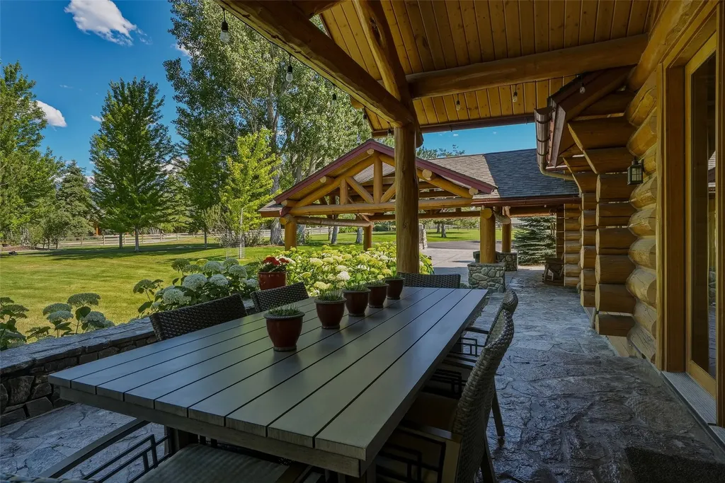 533 Diamond 3 Road Corvallis MT 59828