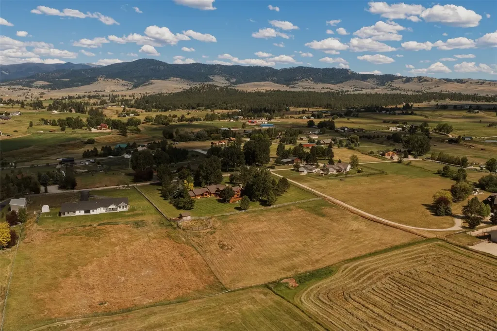 533 Diamond 3 Road Corvallis MT 59828