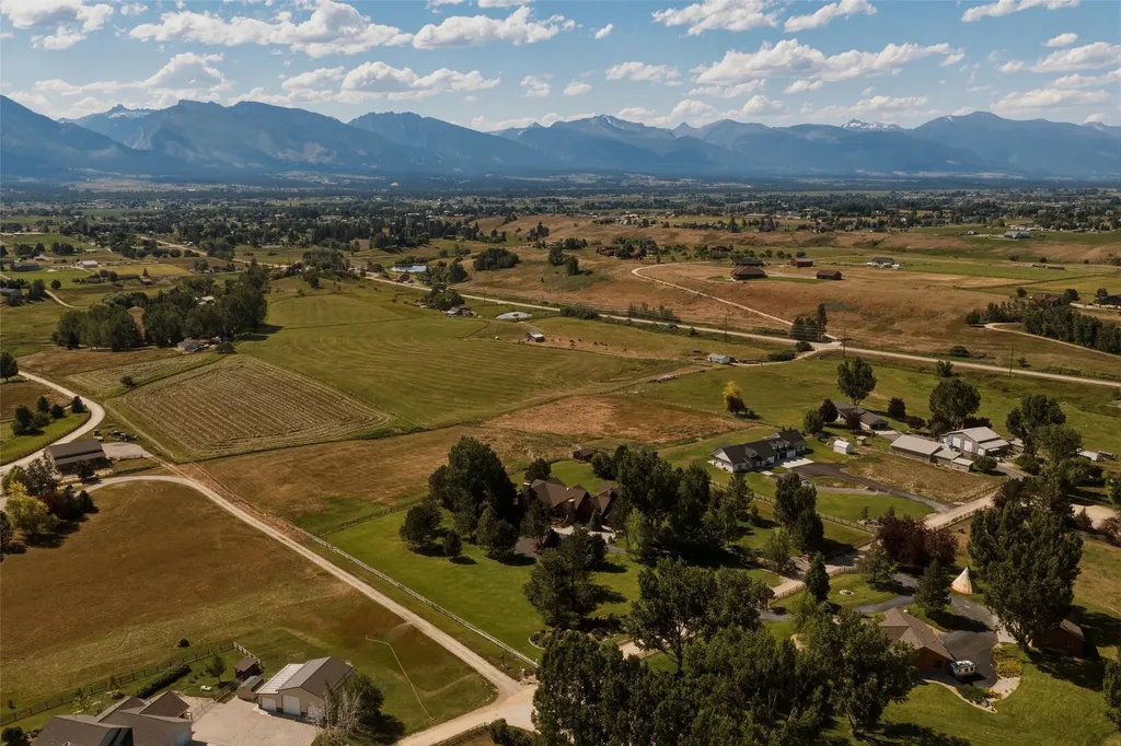 533 Diamond 3 Road Corvallis MT 59828