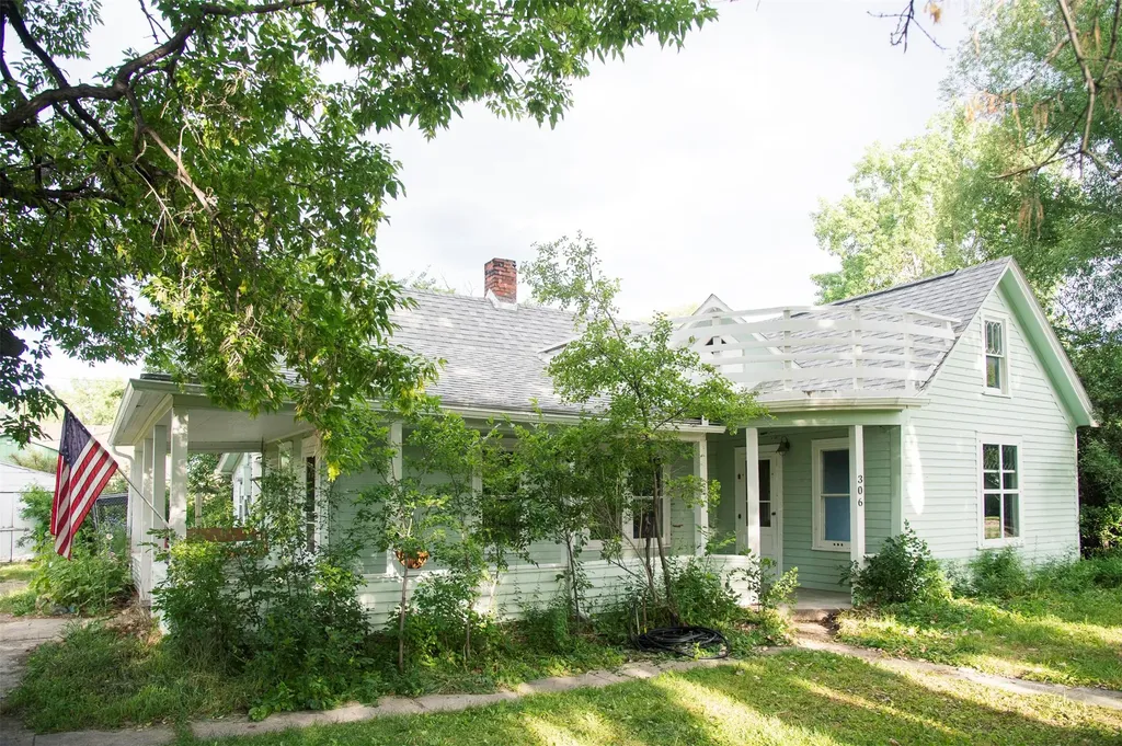 306 4th Avenue SW Choteau MT 59422