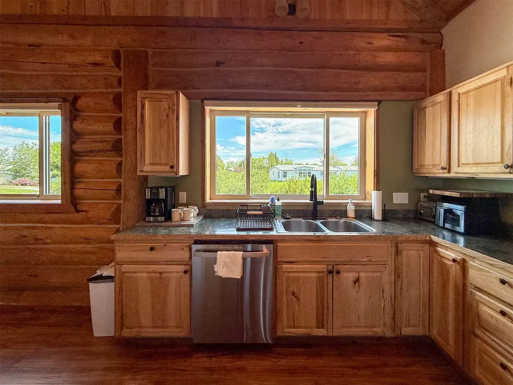 10 Dupuyer Avenue Valier MT 59486