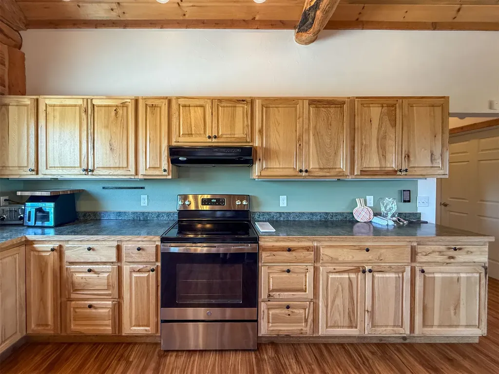 10 Dupuyer Avenue Valier MT 59486