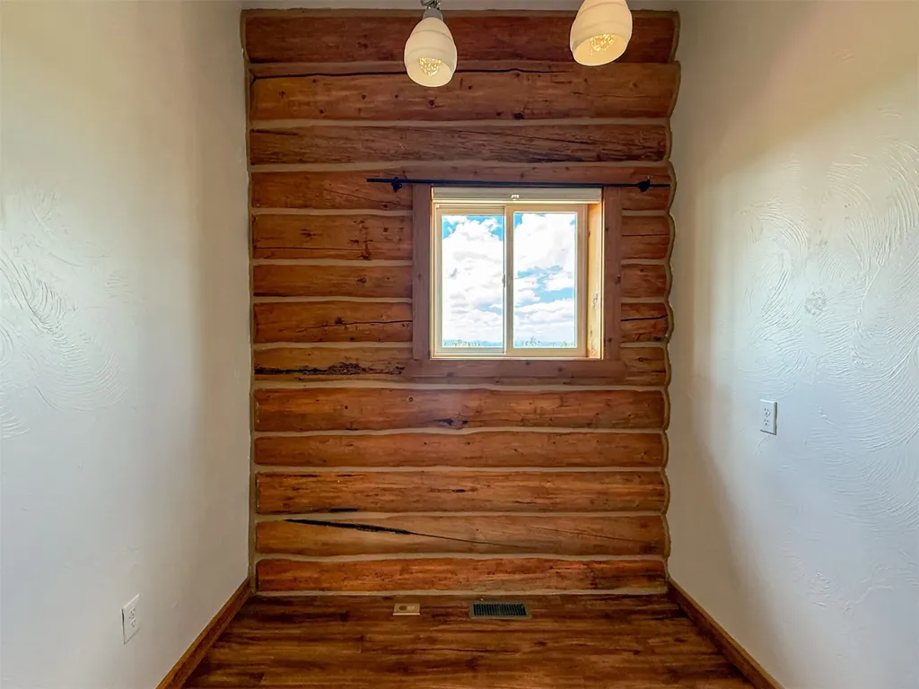 10 Dupuyer Avenue Valier MT 59486