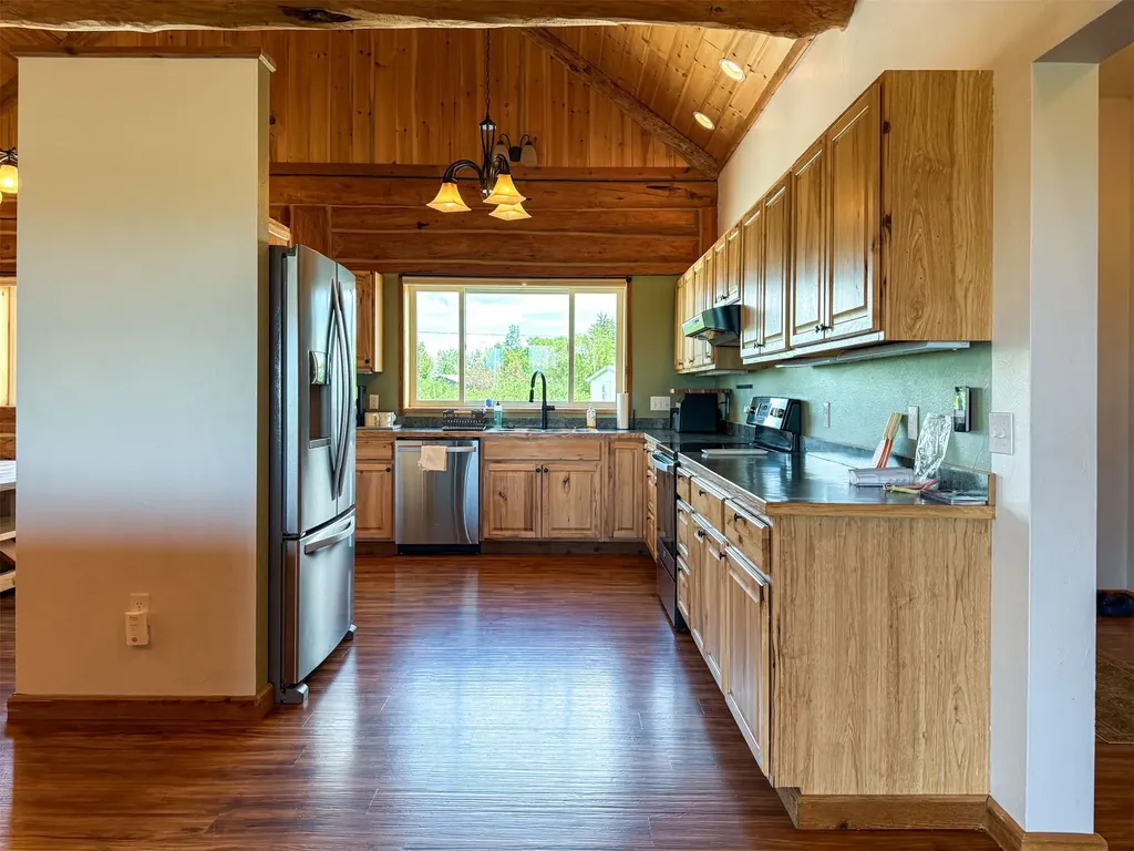 10 Dupuyer Avenue Valier MT 59486