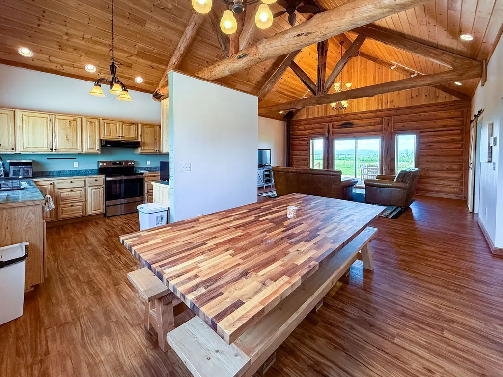 10 Dupuyer Avenue Valier MT 59486