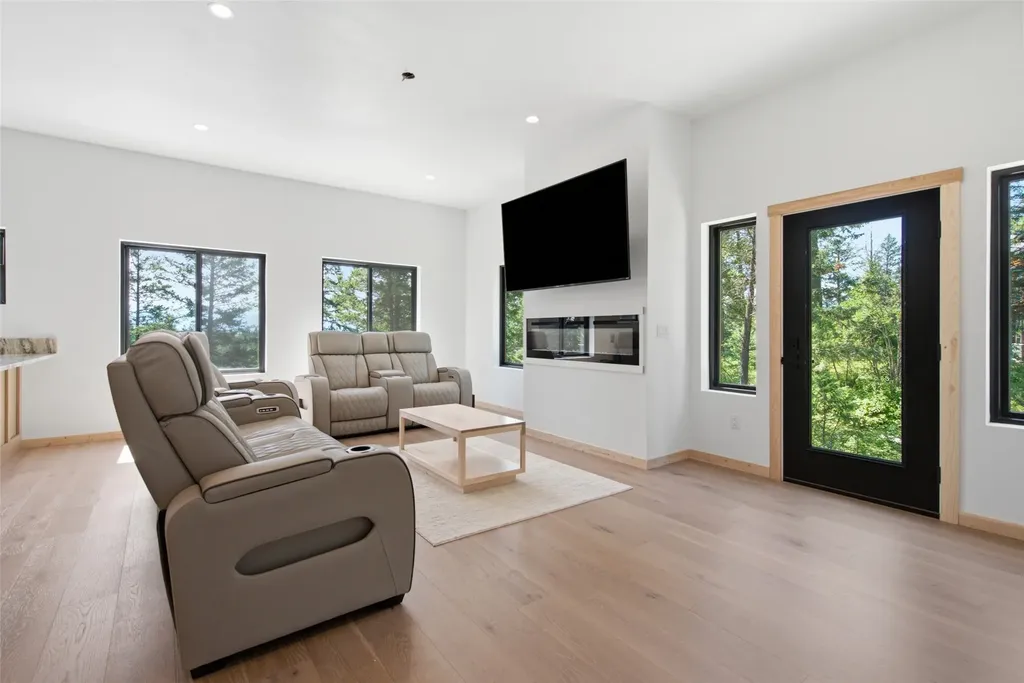 385 S Eighty Drive Somers MT 59932
