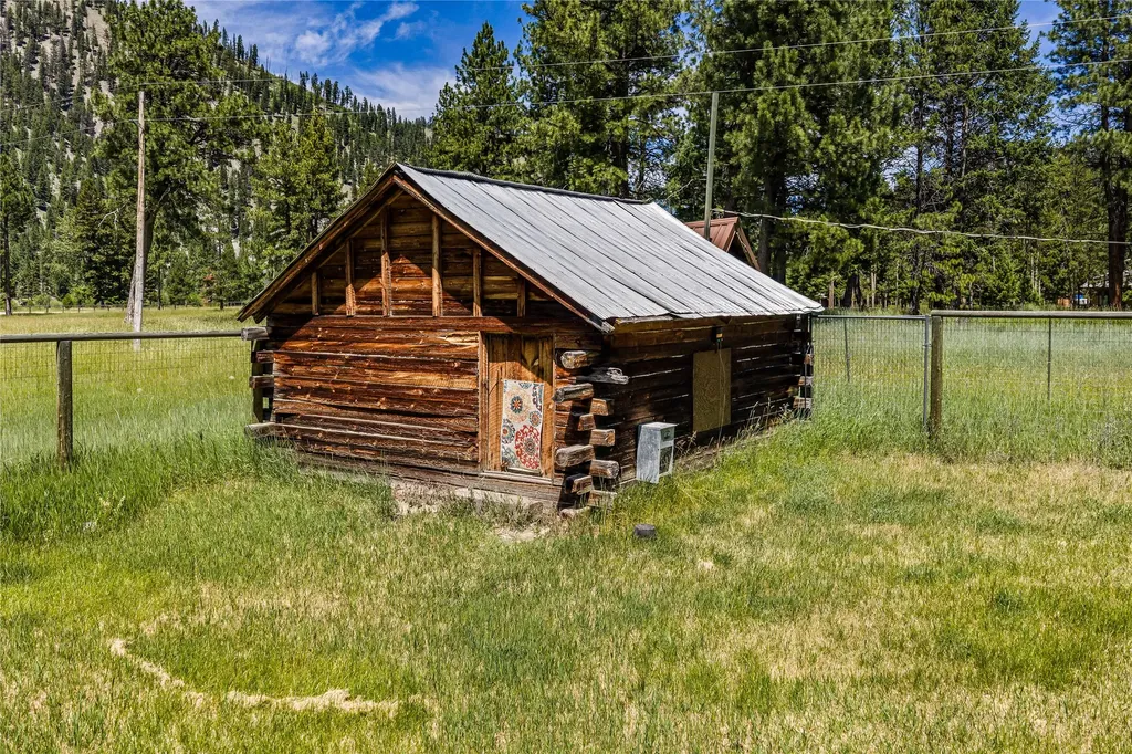9786 West Fork Road Darby MT 59829