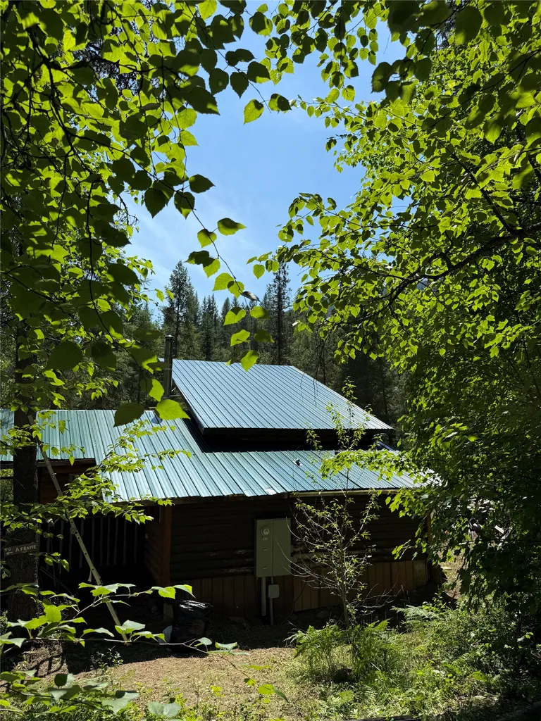 920 & 928 Bailey Drive Columbia Falls MT 59912