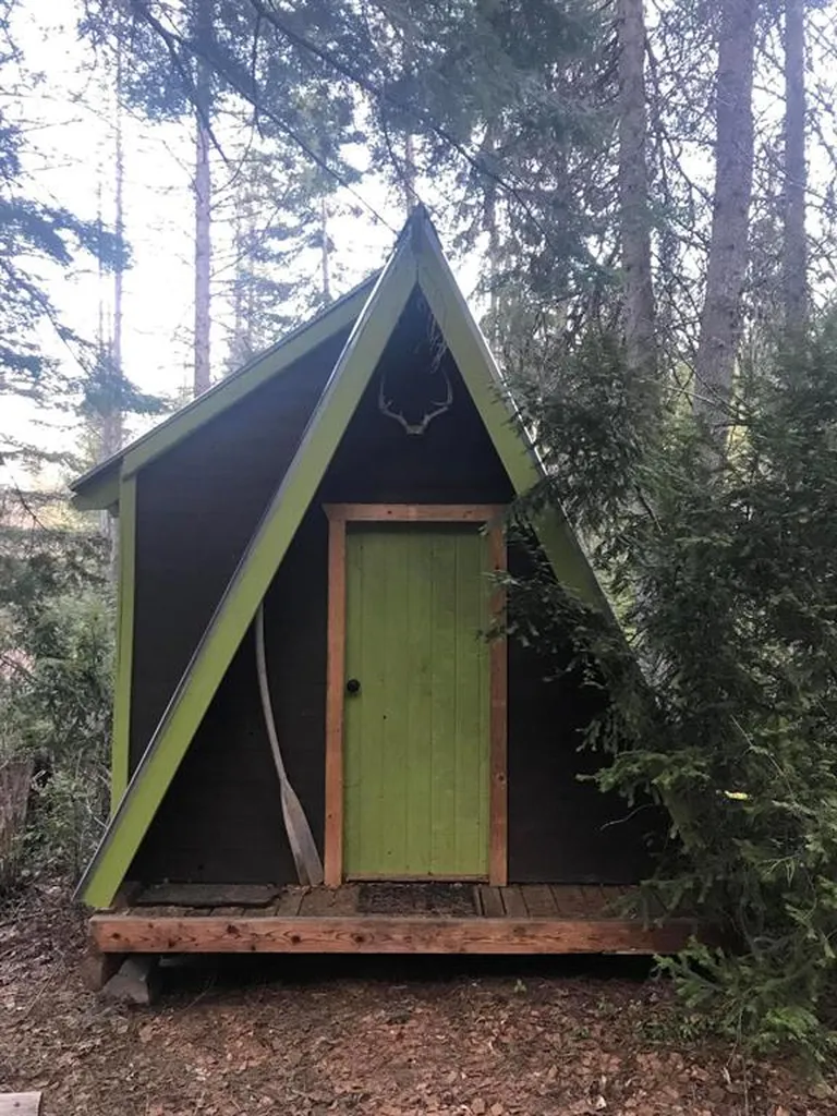 920 & 928 Bailey Drive Columbia Falls MT 59912
