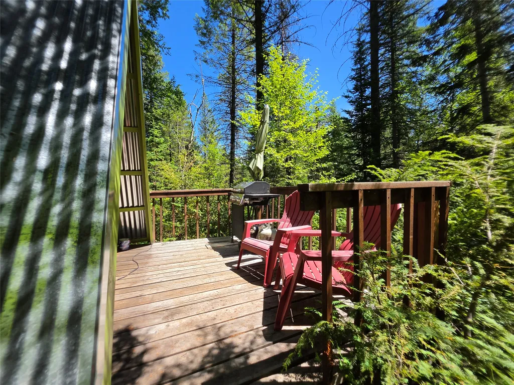 920 & 928 Bailey Drive Columbia Falls MT 59912
