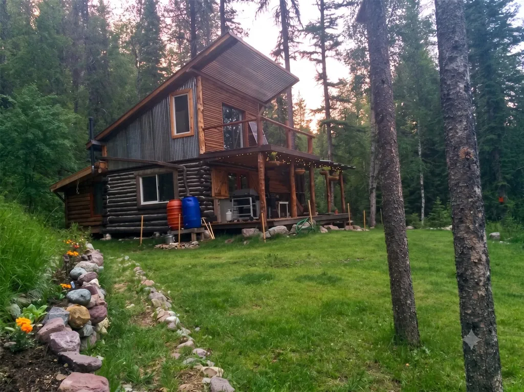 920 & 928 Bailey Drive Columbia Falls MT 59912