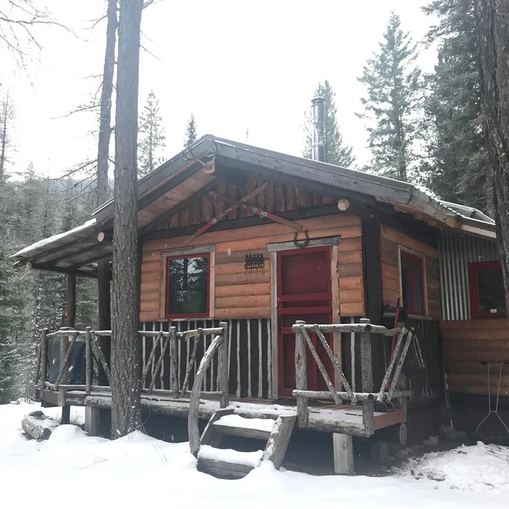 920 & 928 Bailey Drive Columbia Falls MT 59912