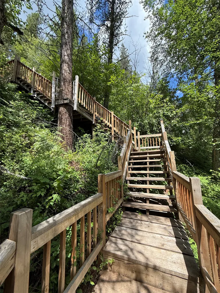 920 & 928 Bailey Drive Columbia Falls MT 59912