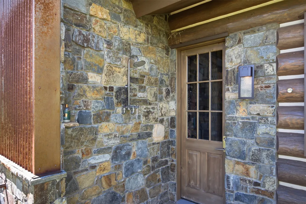 799 Lord Byron Trail Hamilton MT 59840