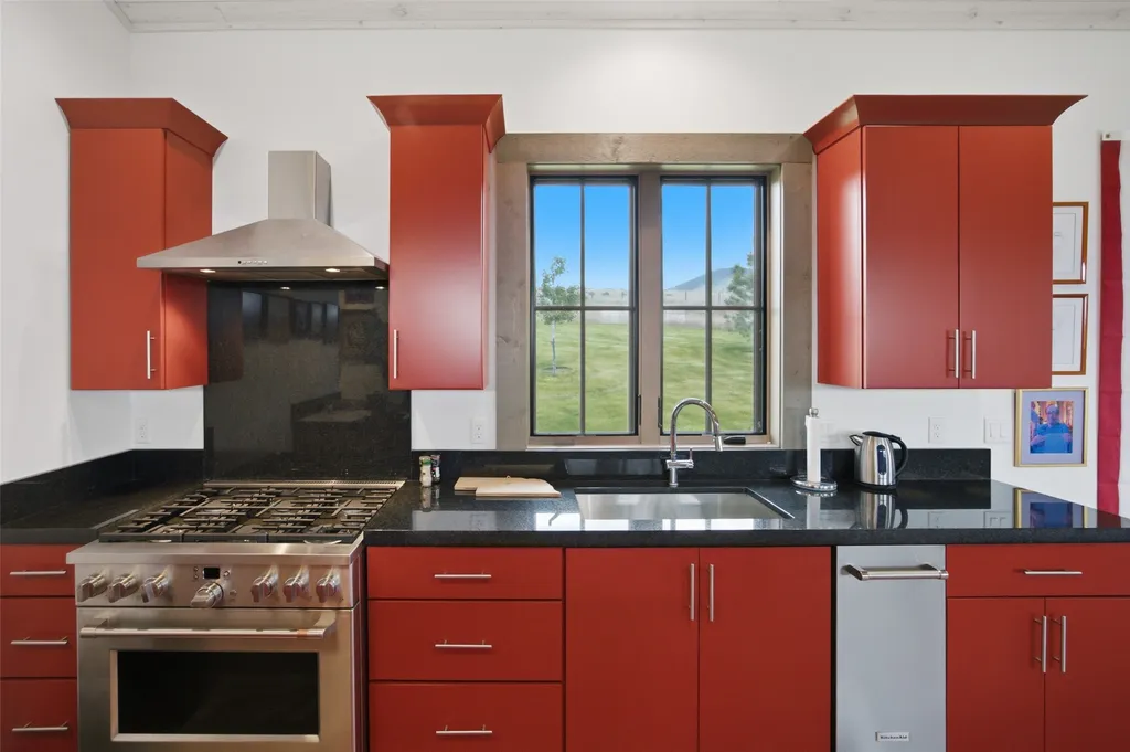 799 Lord Byron Trail Hamilton MT 59840