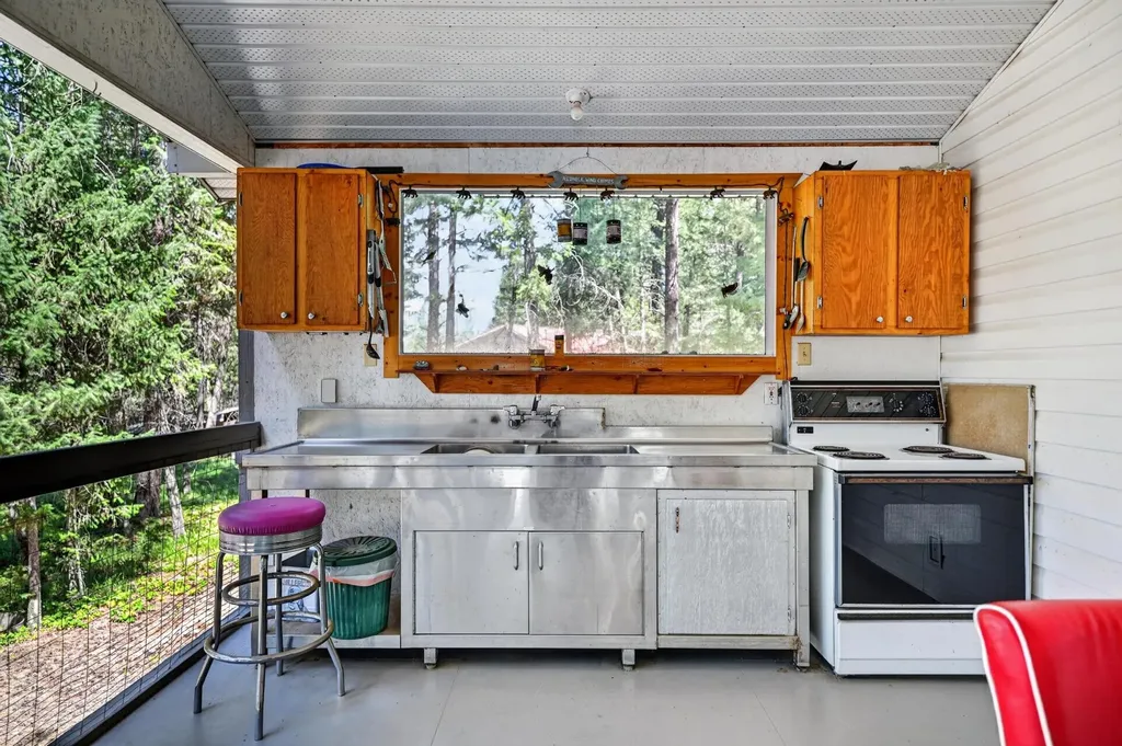100 Pine Bay Drive Rexford MT 59930