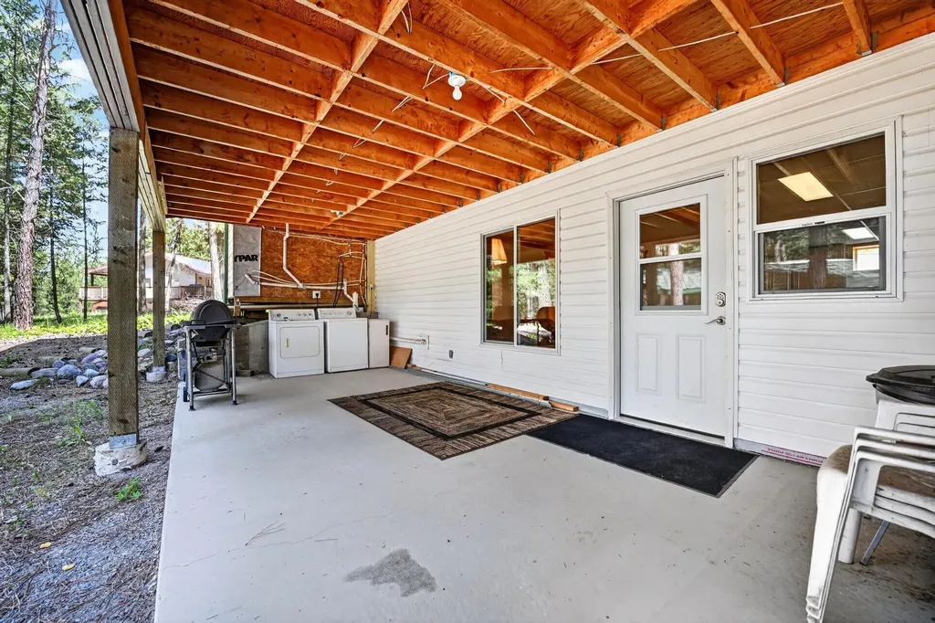 100 Pine Bay Drive Rexford MT 59930
