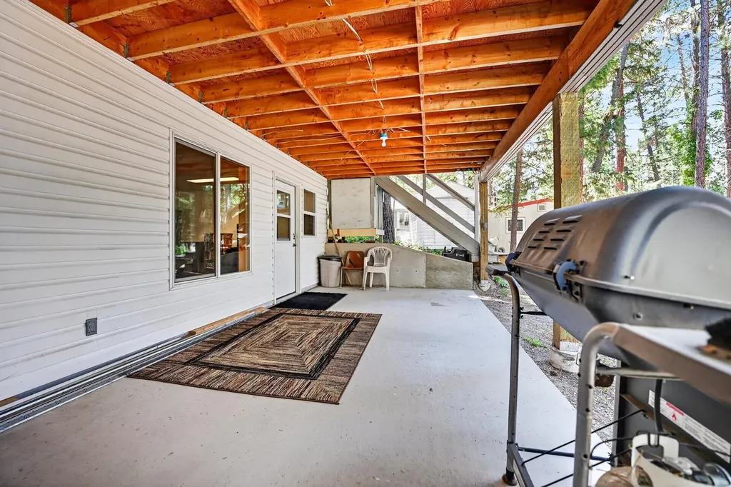 100 Pine Bay Drive Rexford MT 59930