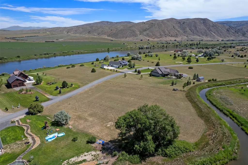 44 Missouri View Loop Toston MT 59643