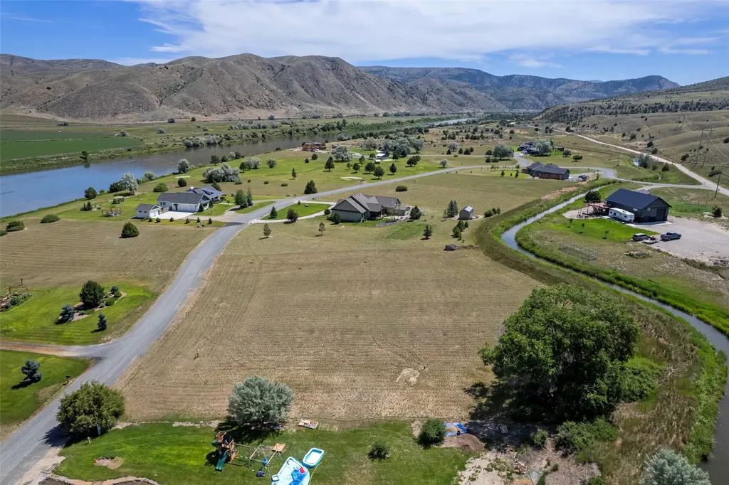 44 Missouri View Loop Toston MT 59643