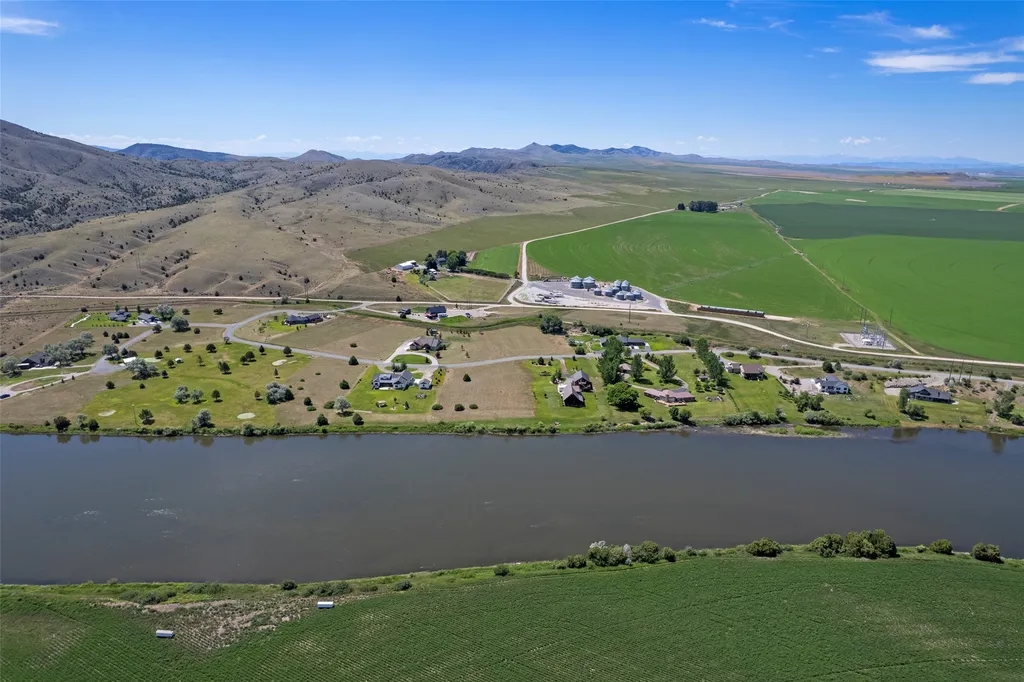 44 Missouri View Loop Toston MT 59643