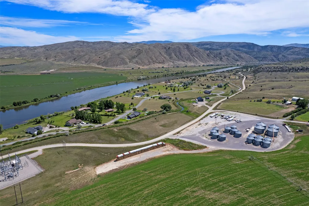 44 Missouri View Loop Toston MT 59643