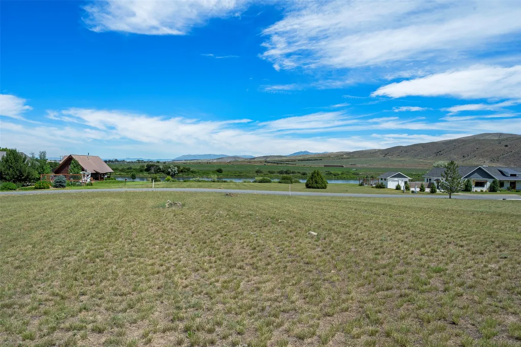 44 Missouri View Loop Toston MT 59643