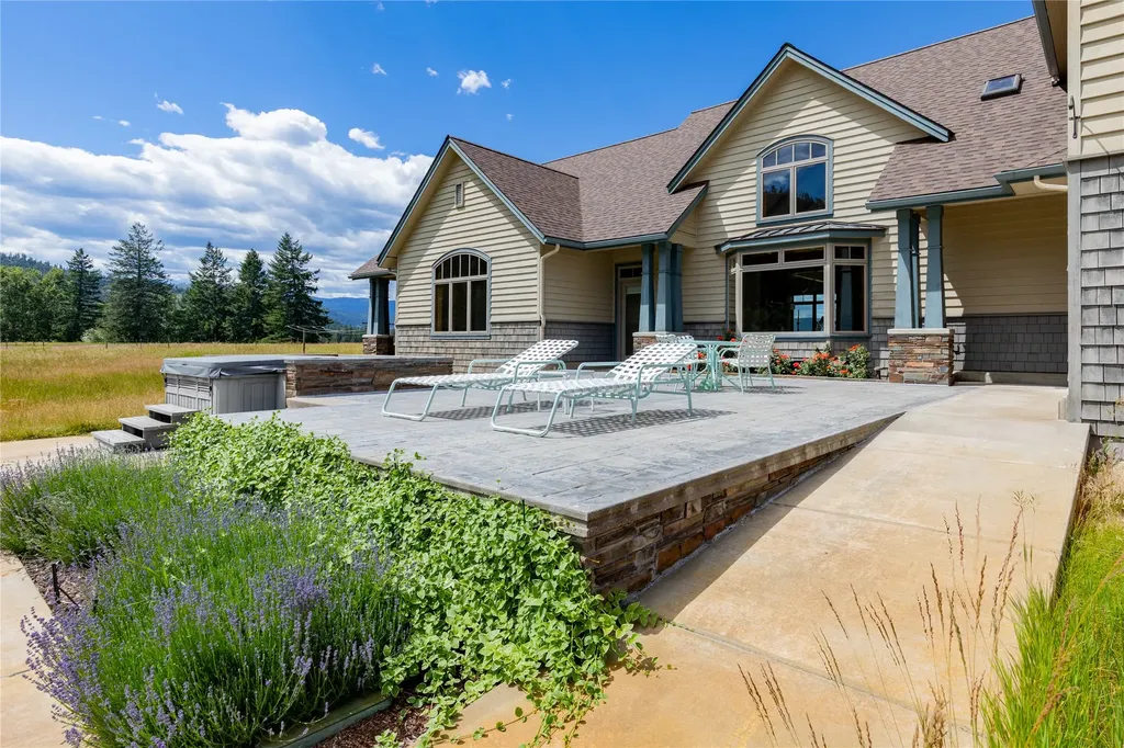 22 Woods Rose Lane Plains MT 59859