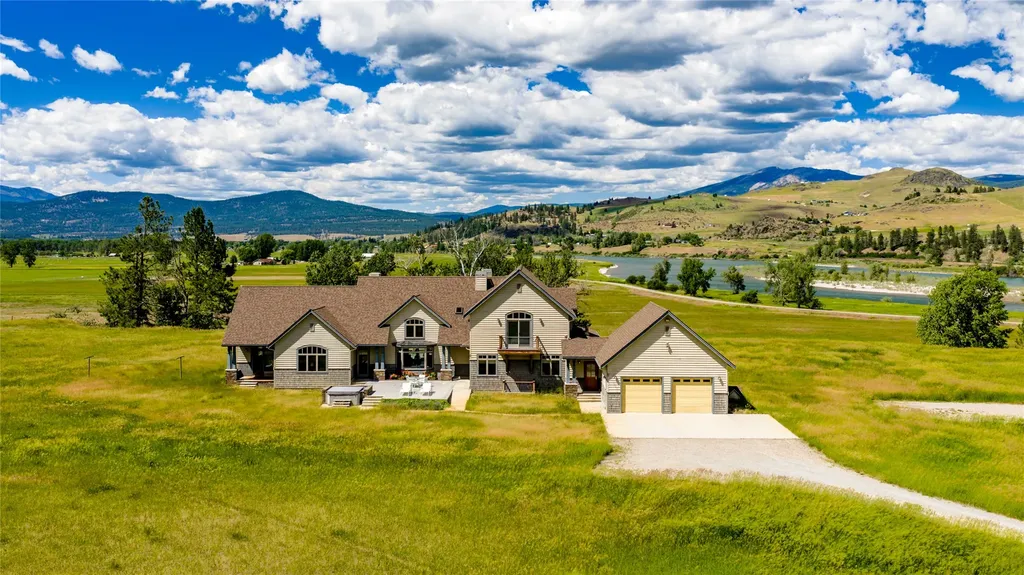 22 Woods Rose Lane Plains MT 59859