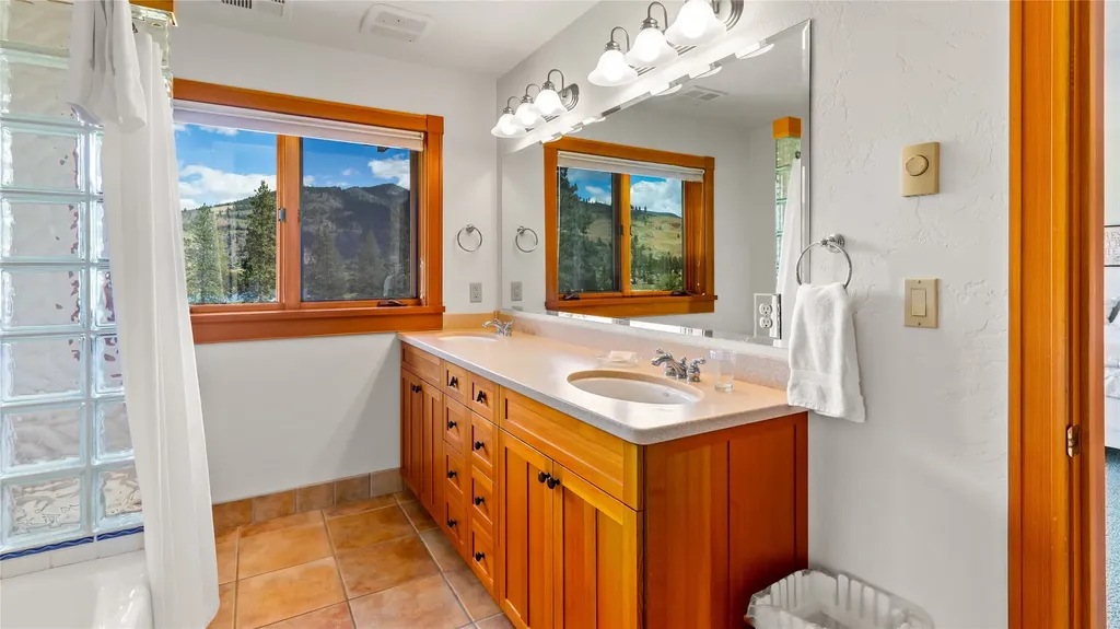 22 Woods Rose Lane Plains MT 59859