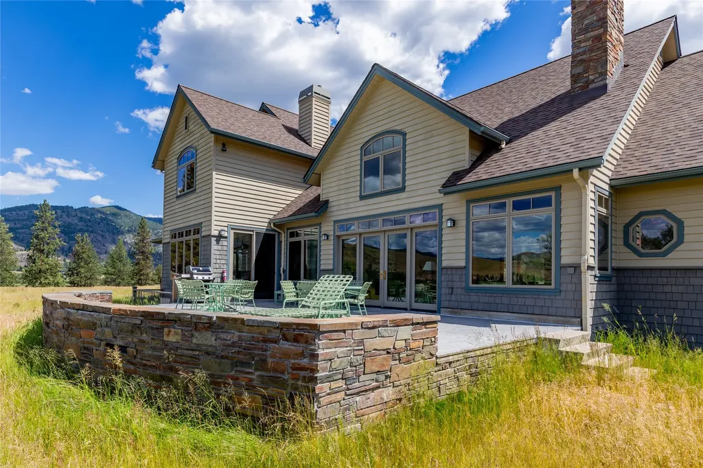 22 Woods Rose Lane Plains MT 59859