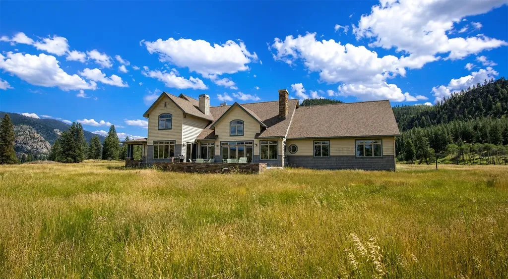 22 Woods Rose Lane Plains MT 59859